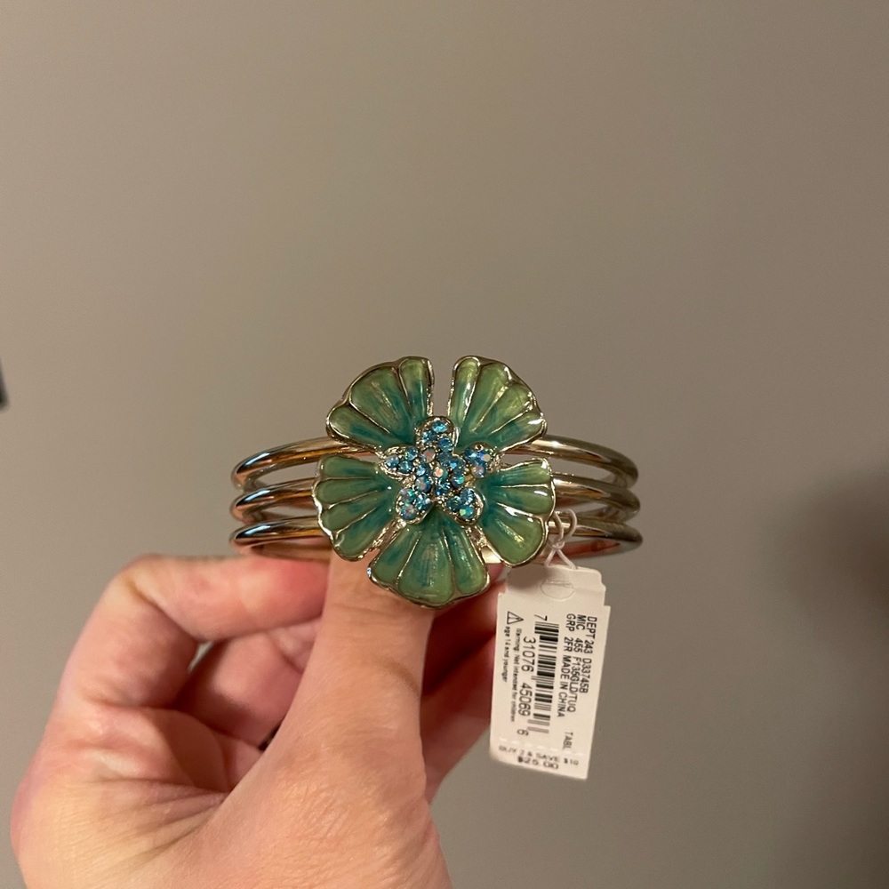 Flower Bangle Bracelet